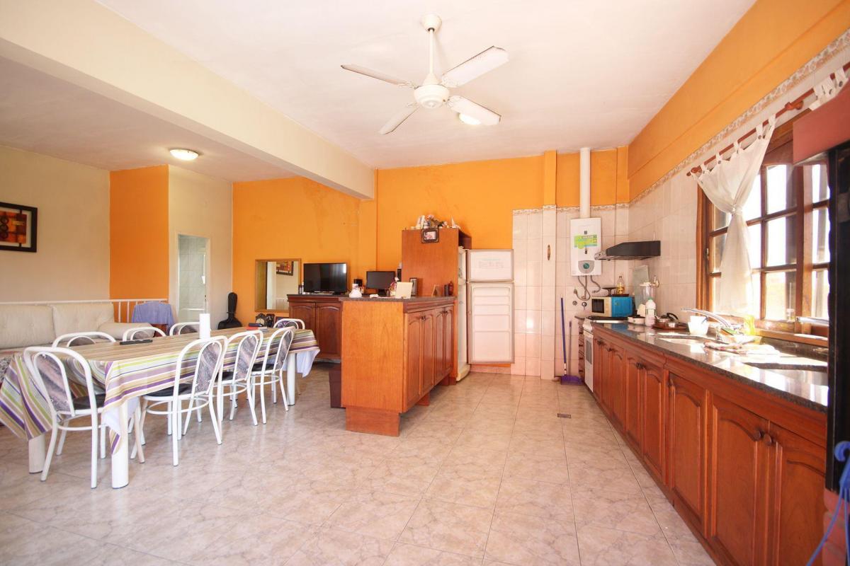 Venta Deposito Galpon con Vivienda y Cochera 2