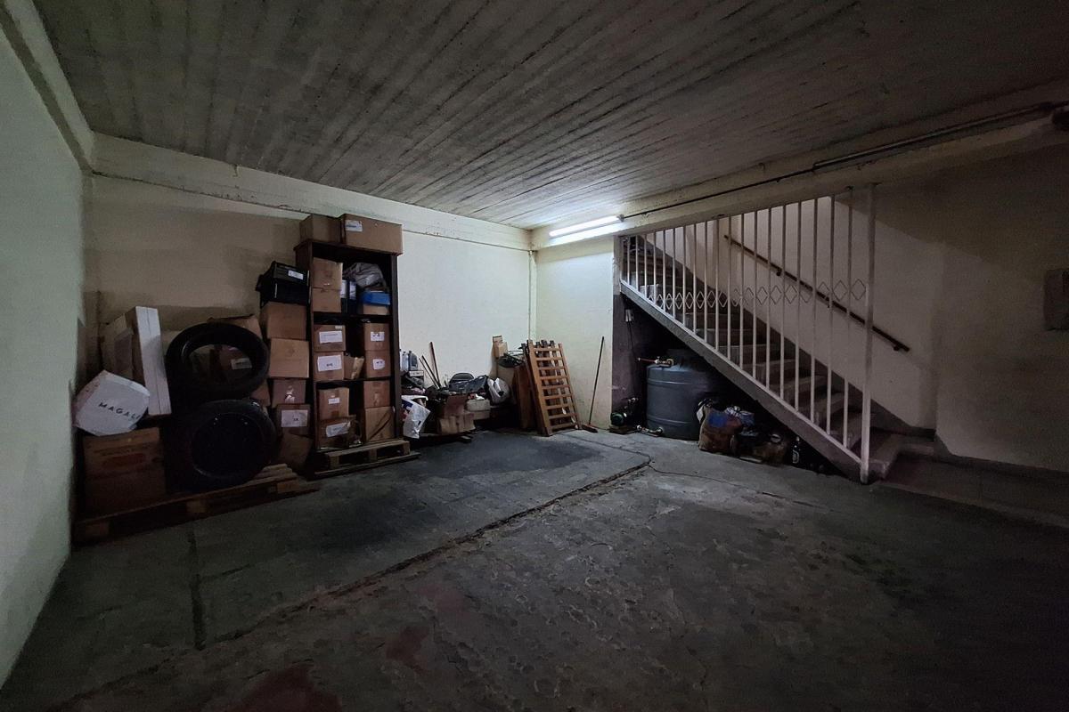 Venta Deposito Galpon con Vivienda y Cochera 1