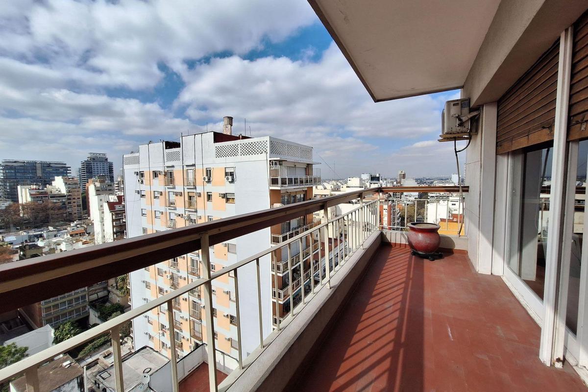 Venta Departamento 6 Ambientes con Cochera Flores 4