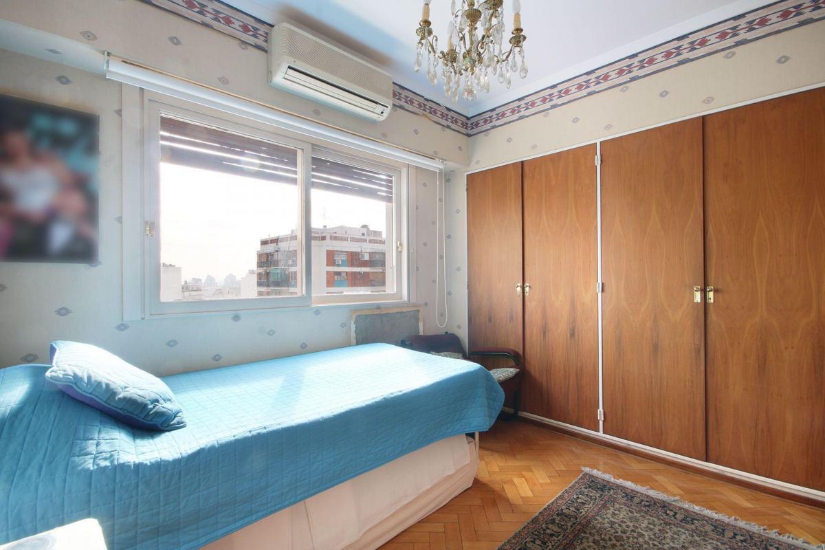 Venta Departamento 6 Ambientes con Cochera Flores 5