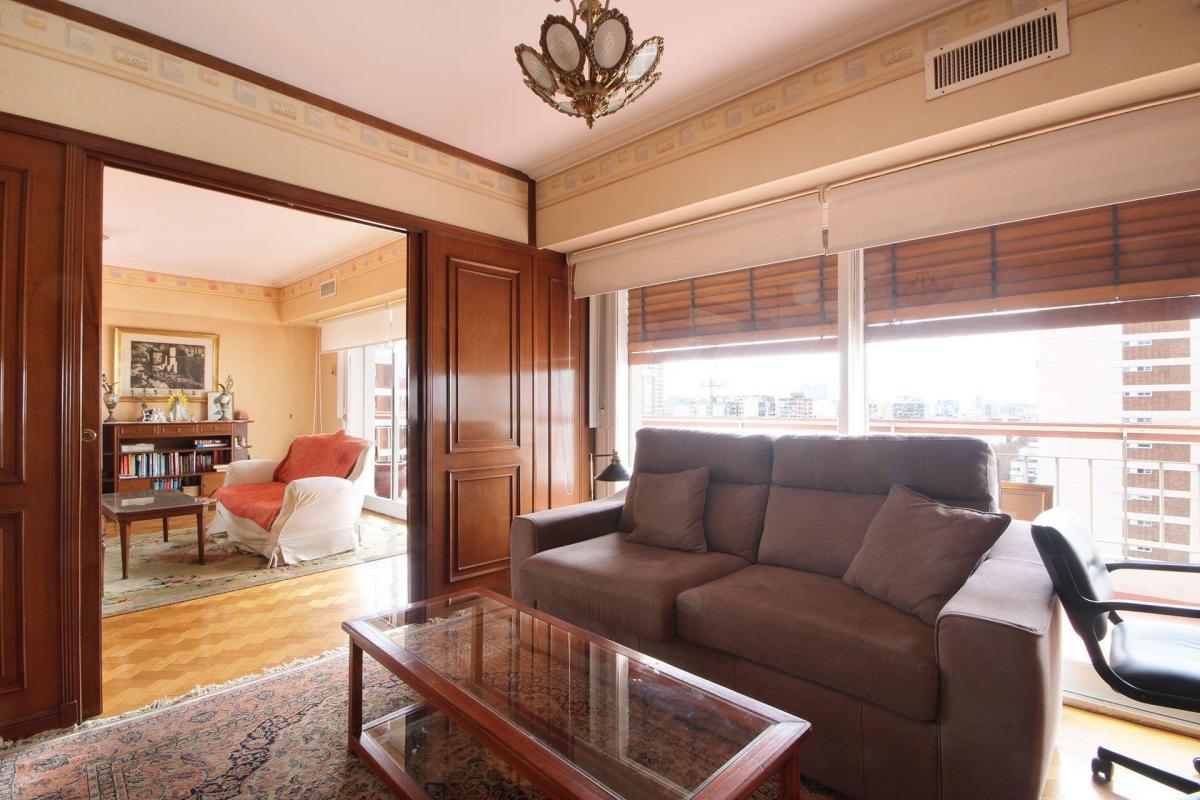 Venta Departamento 6 Ambientes con Cochera Flores 3