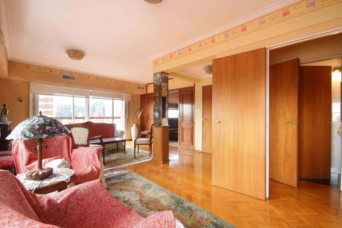 Venta Departamento 6 Ambientes con Cochera Flores 5
