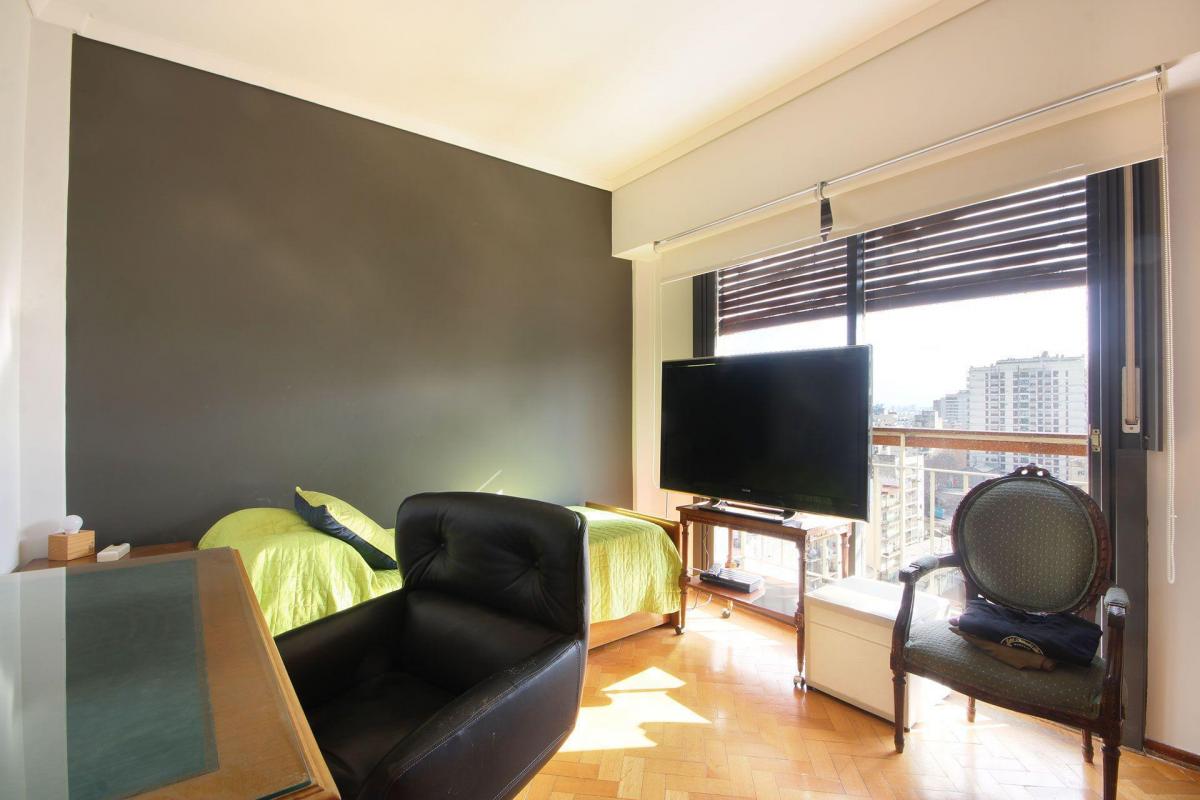 Venta Departamento 6 Ambientes con Cochera Flores 4