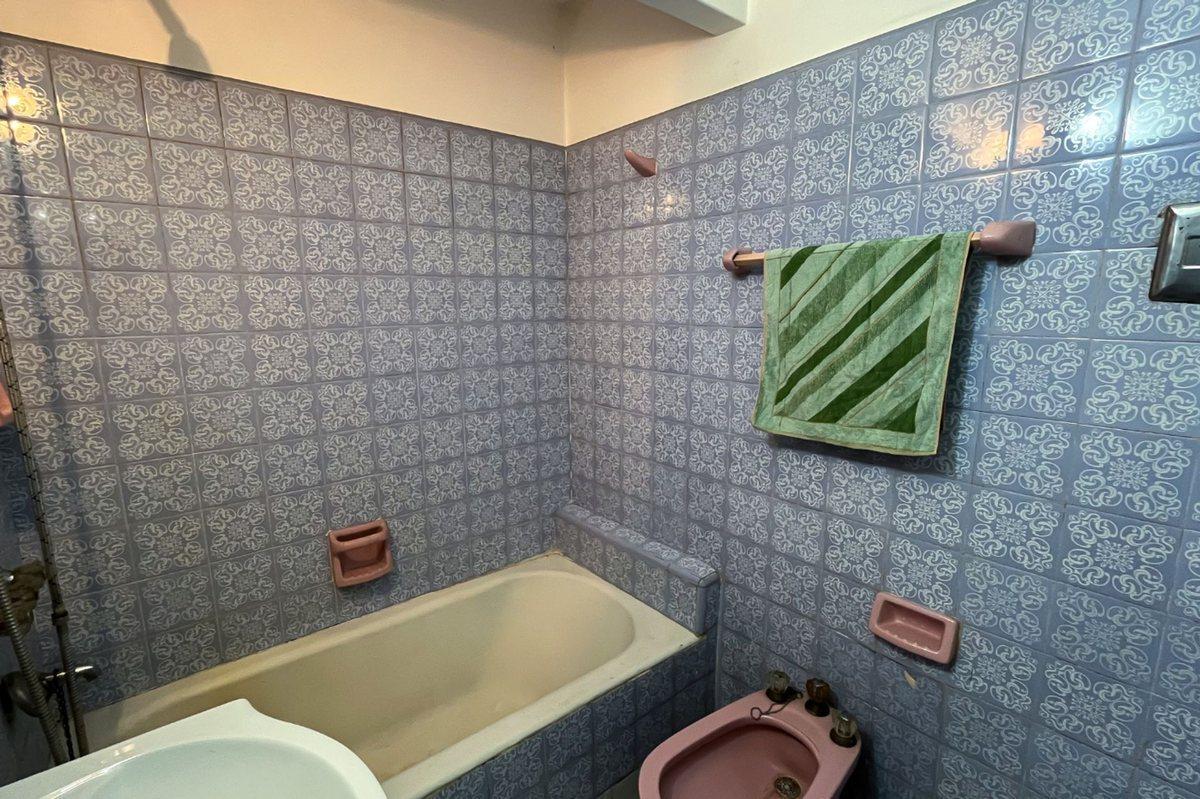 Venta Casa Lote Propio con Cochera, en Agronomia! 2