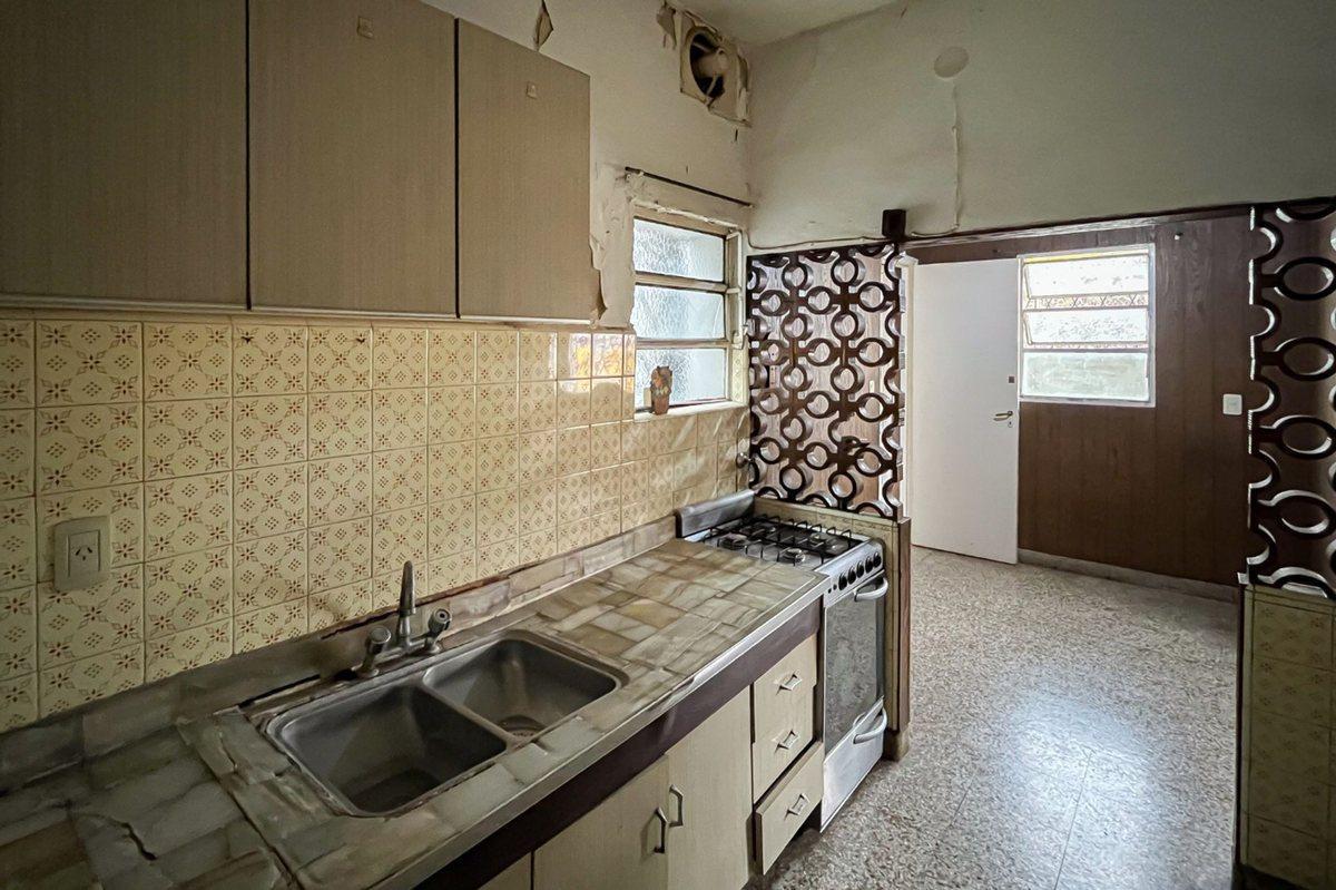 Venta Casa Lote Propio con Cochera, en Agronomia! 4