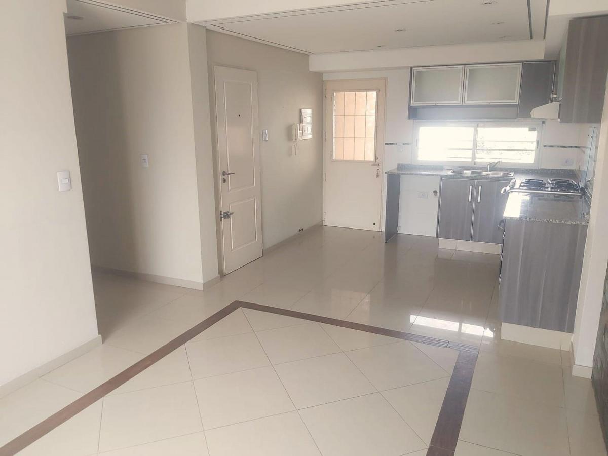 Venta Departamento 3 Ambientes Duplex San Martin 3