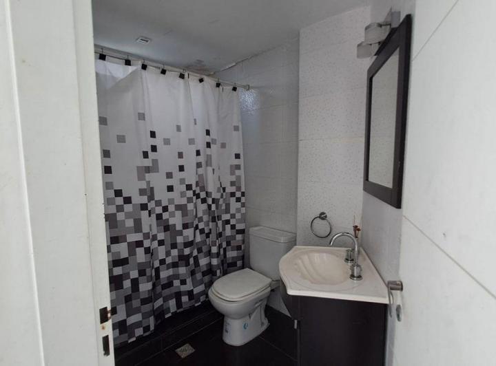 VENTA CASA 6 AMB. CON PATIO, PILETA, VILLA LURO 4