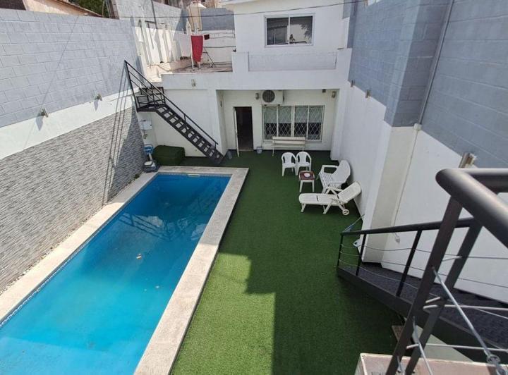 VENTA CASA 6 AMB. CON PATIO, PILETA, VILLA LURO 2