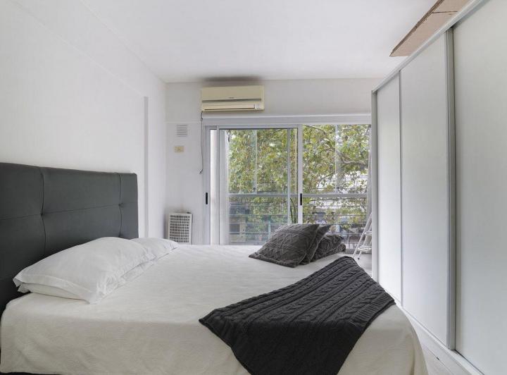 Venta monoambiente con balcon amoblado Parque Chas 1