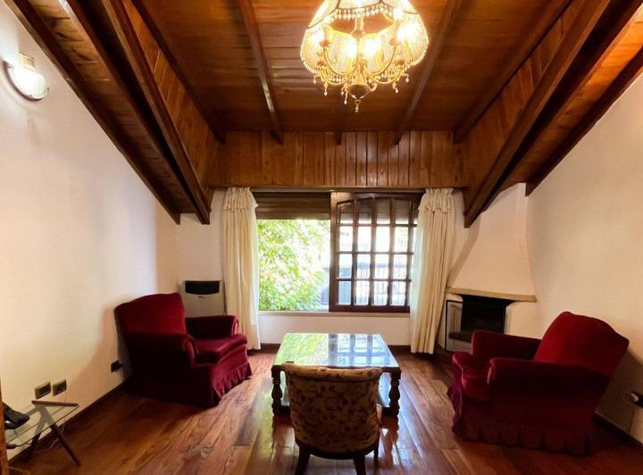 VENTA CASA 5 AMBIENTES PISCINA COCHERA QUINCHO 4