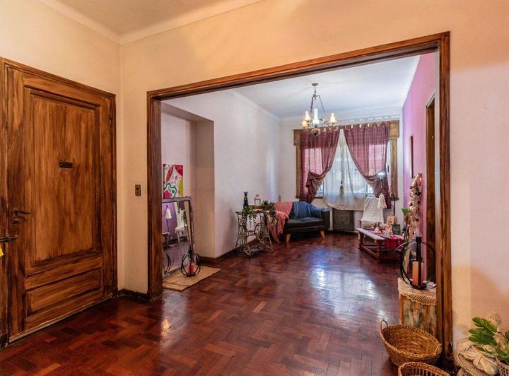 VENTA CASA 4 AMB CON QUINCHO Y PARRILLA. V URQUIZA 3