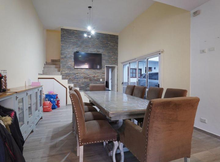 VENTA CASA 6 AMBIENTES ZONA POMPEYA 5