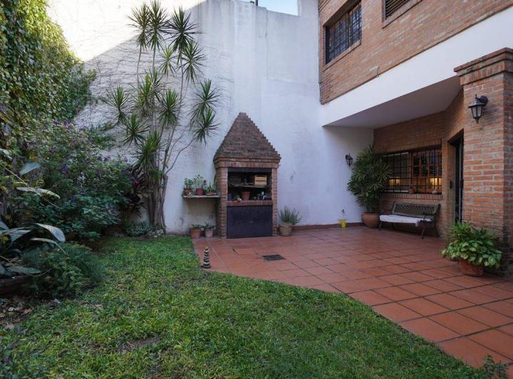 Venta casa 6 ambientes en Parque Chacabuco 2