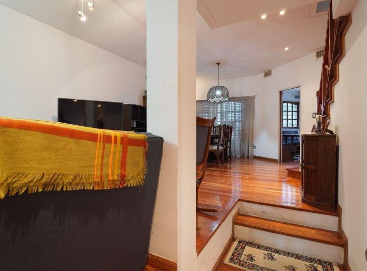 Venta casa 6 ambientes en Parque Chacabuco 3