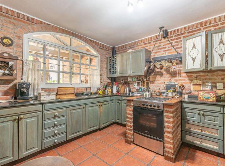 VENTA CASA 6 AMBIENTES CON JARDÍN PILETA Y GARAGE 5