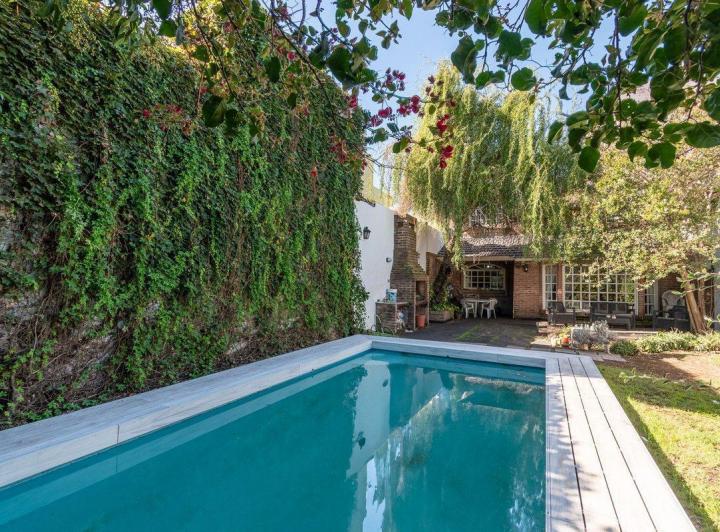 VENTA CASA 6 AMBIENTES CON JARDÍN PILETA Y GARAGE 3