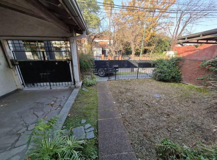 ALQUILER CASA 4 AMBIENTES CASTELAR COCHERA PILETA 4