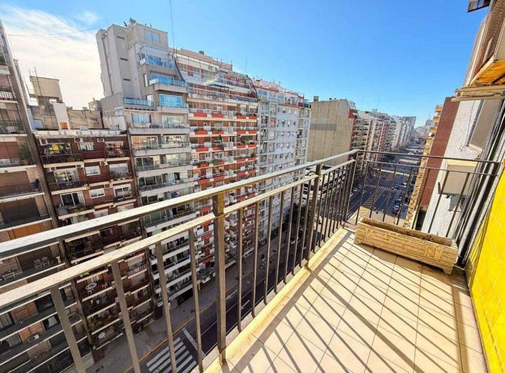 VENTA  Departamento de 3 Ambientes + Dependencia 1