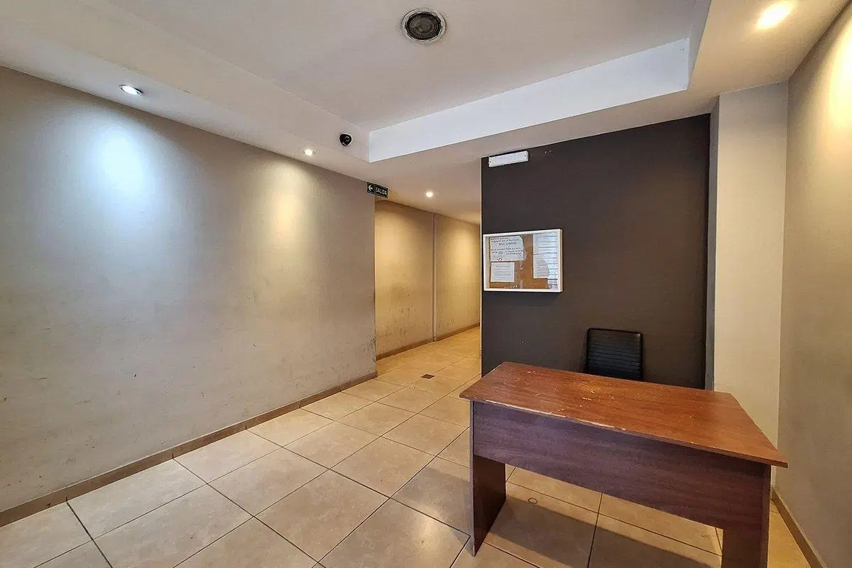 VENTA MONOAMBIENTE CON RENTA ZONA COMERCIAL 5