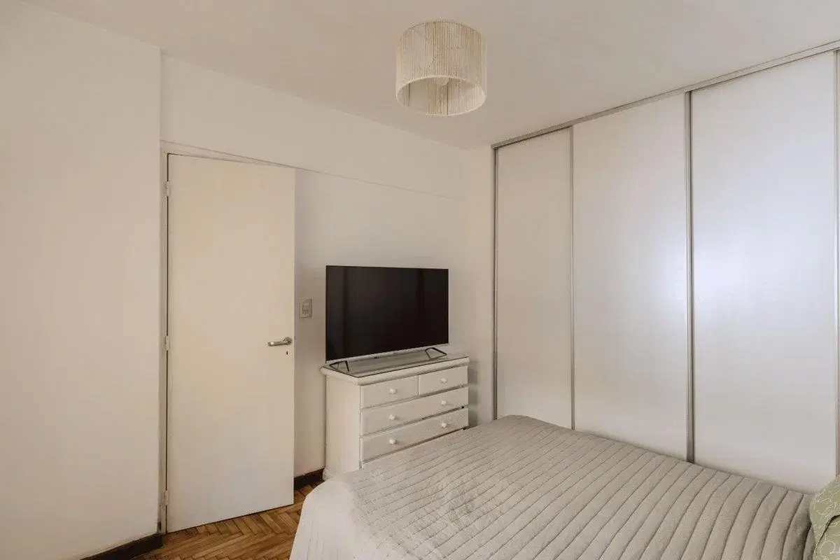 VENTA DEPARTAMENTO 2 AMBIENTES REFACIONADO ALMAGRO 5