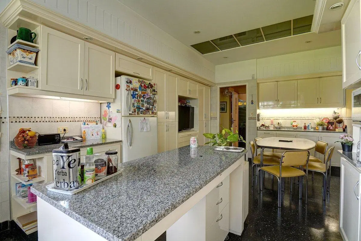 VENTA CASA 6 ambientes CABALLITO PARQUE COCHERA 3