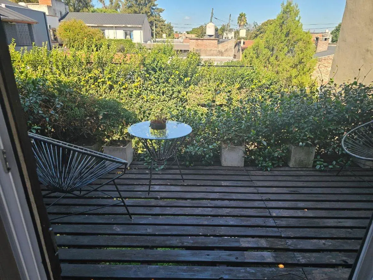 CASA 4 AMBIENTES VENTA PARQUE LELOIR JARDIN PILETA 5