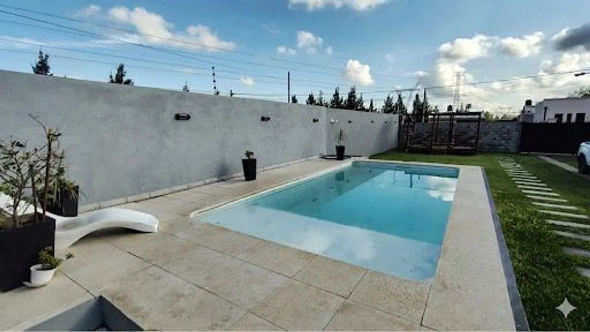 CASA 4 AMBIENTES EN VENTA CAÑUELAS CON PILETA 4