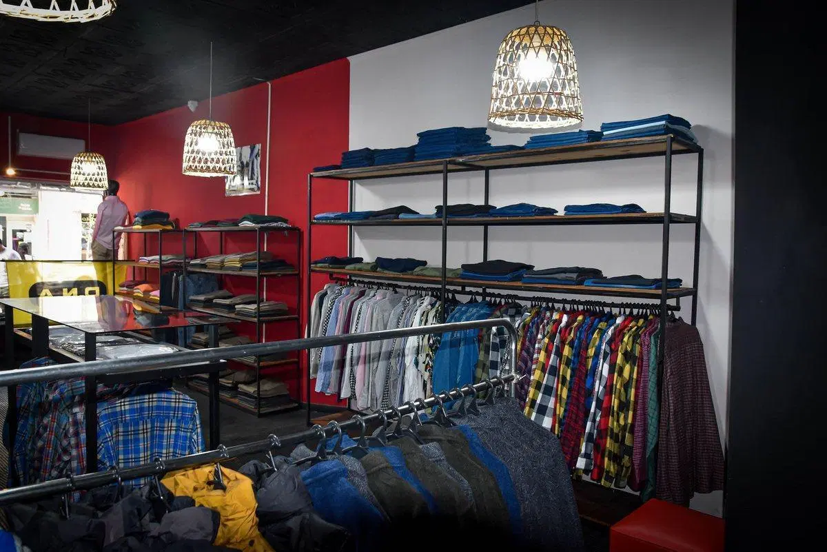 LOCALES COMERCIALES EN VENTA EN SALTO BUENOS AIRES 3