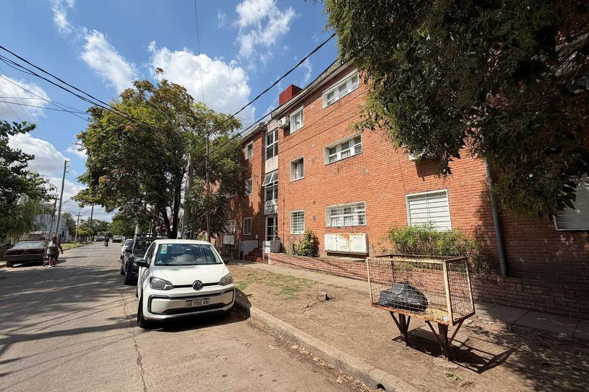 Departamento de 4 ambientes con balcón en Morón 3