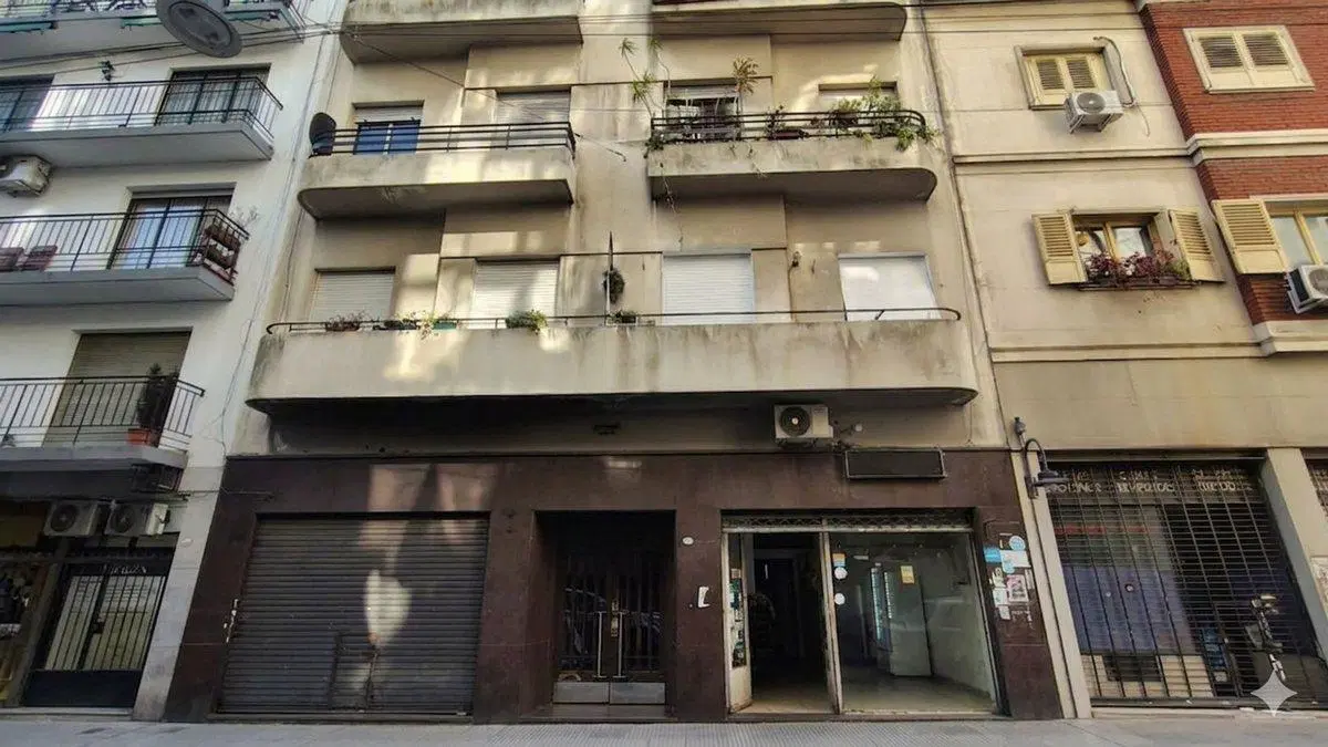 LOCAL EN VENTA EN SAN TELMO CON SOTANO Y LAVADERO 3