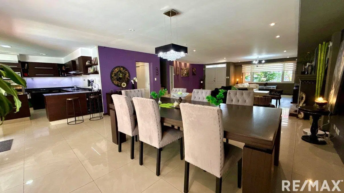 CASA EN EXCELENTE ESTADO 6 AMB. JARDIN Y PISCINA 3