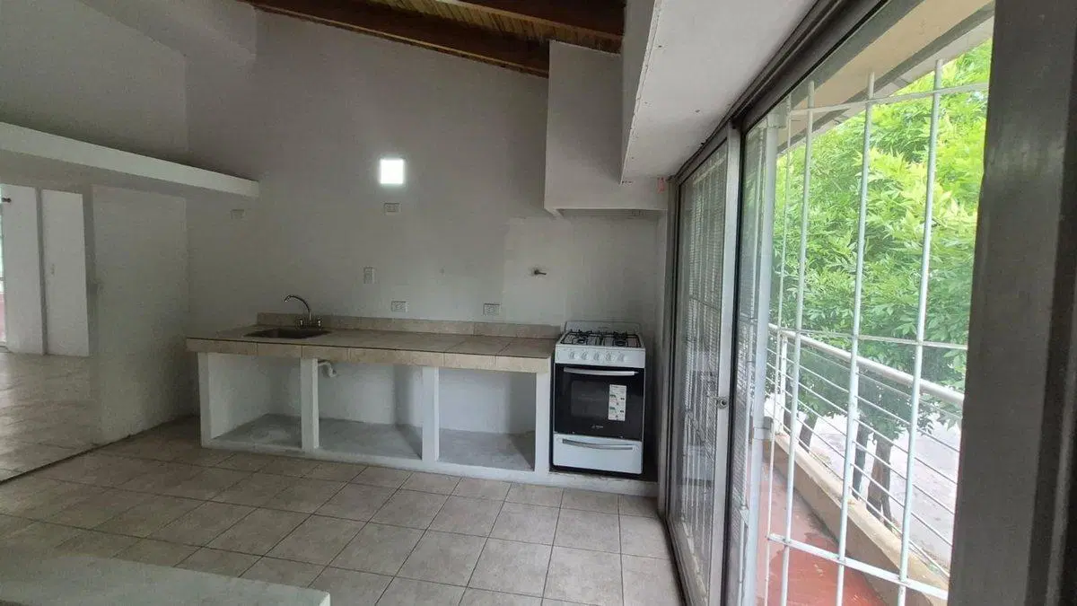 Venta PH 3 ambientes con balcón corrido al frente 5