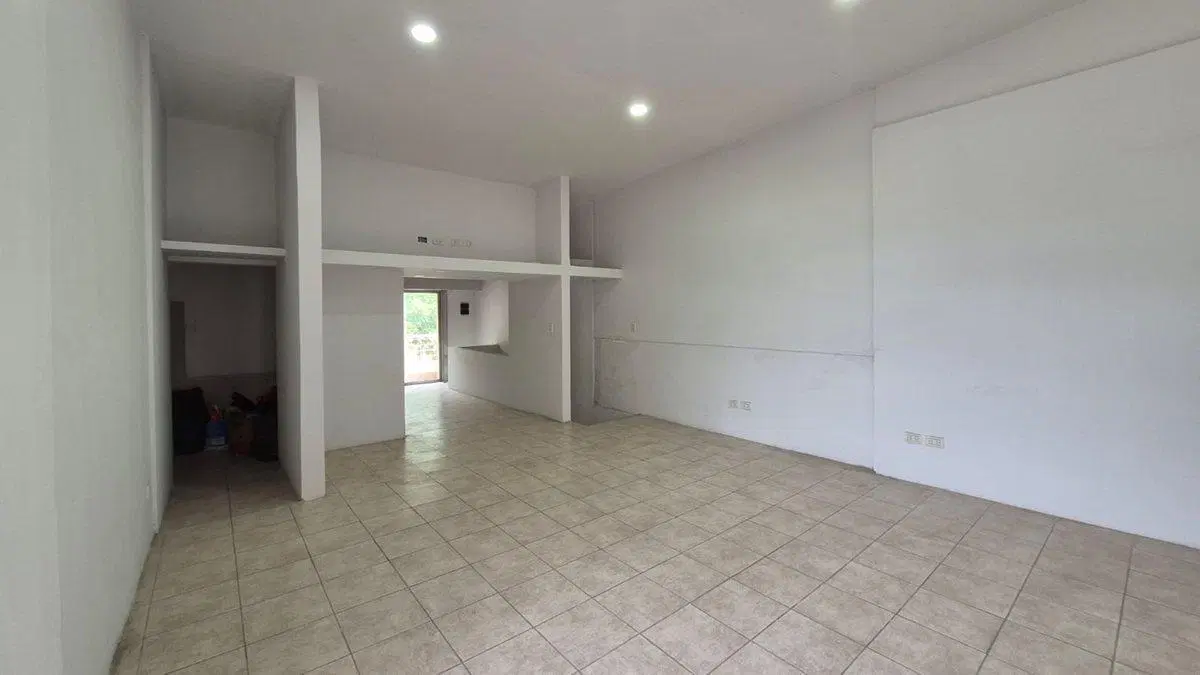 Venta PH 3 ambientes con balcón corrido al frente 2