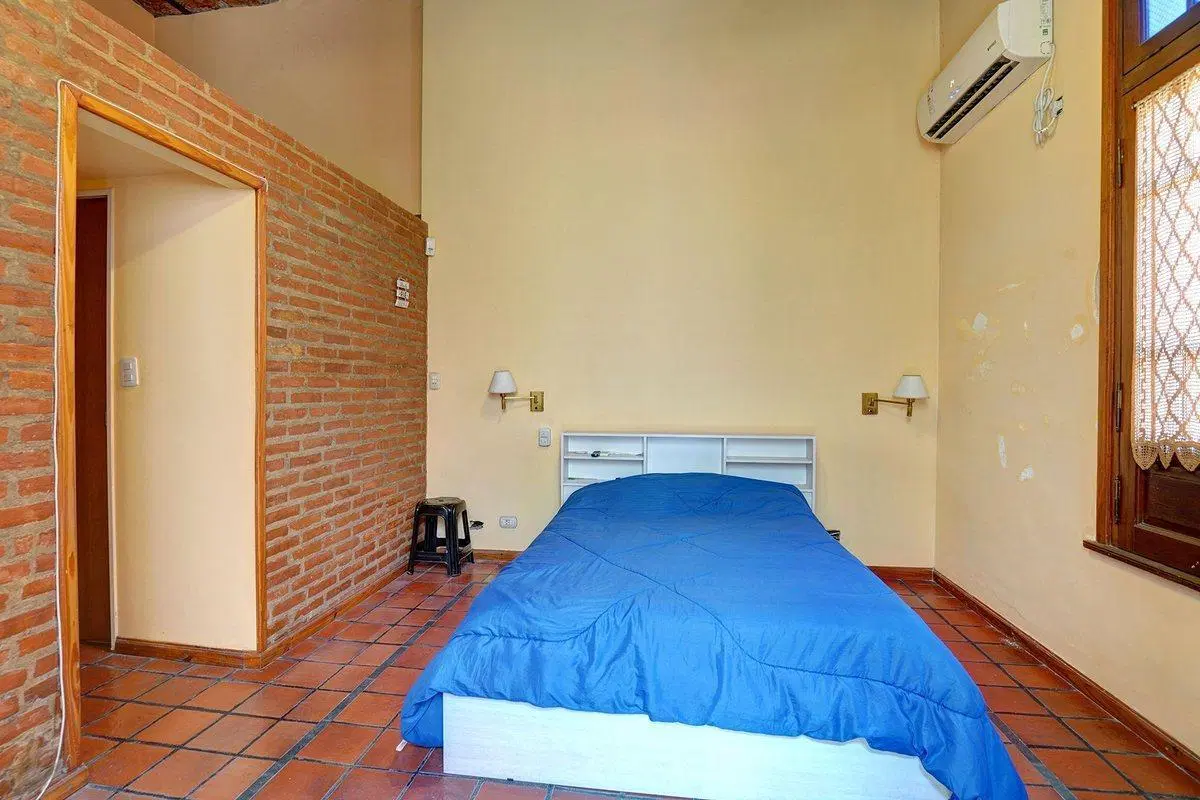 CASA CON PILETA EN MATADEROS PARQUE AVELLANEDA 4
