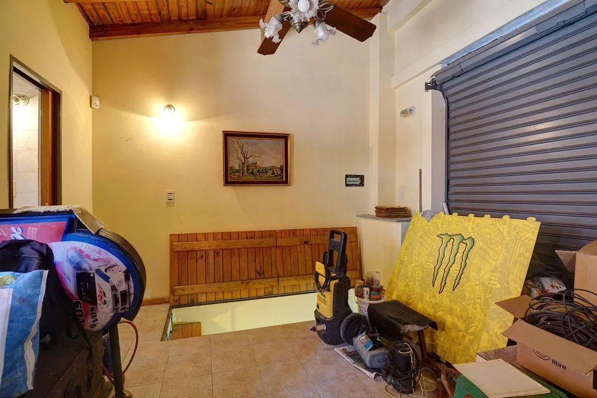 CASA CON PILETA EN MATADEROS PARQUE AVELLANEDA 2