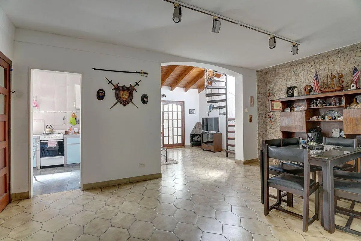 VENTA PH 4 AMB  DEPENDENCIA Y TERRAZA EN FLORESTA 2