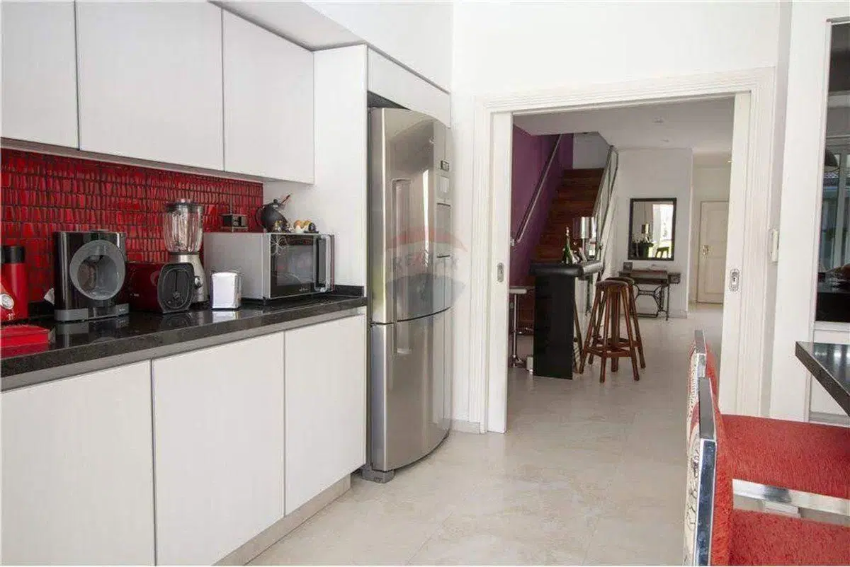 VENTA CASA AVELLANEDA 6 AMBIENTES PARQUE PILETA 3