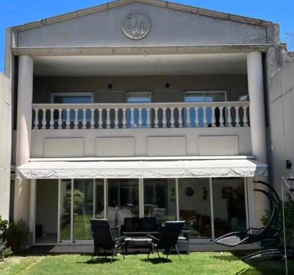 VENTA CASA AVELLANEDA 6 AMBIENTES PARQUE PILETA 2
