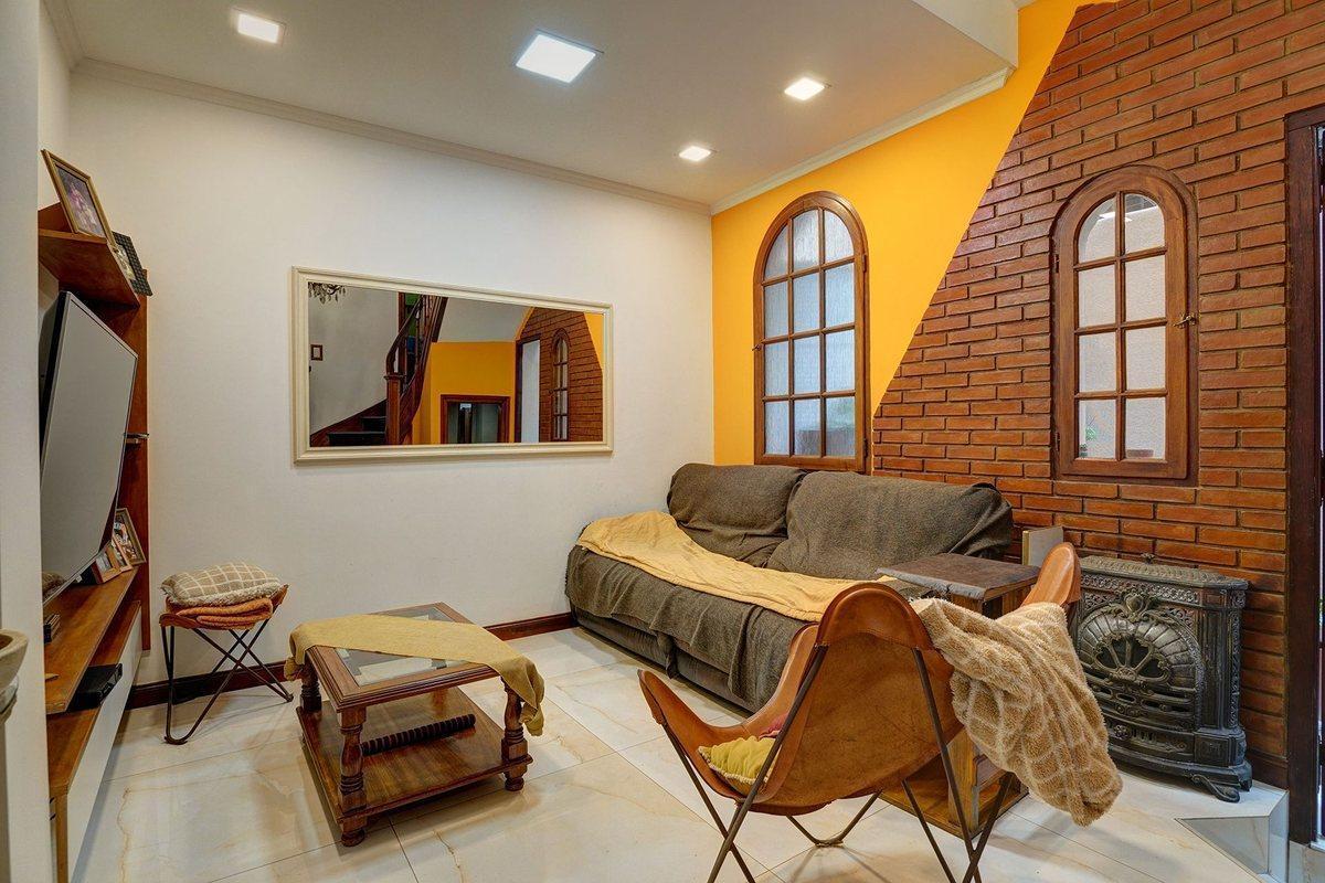 Venta Casa Flores de 6 ambientes Quincho Terraza