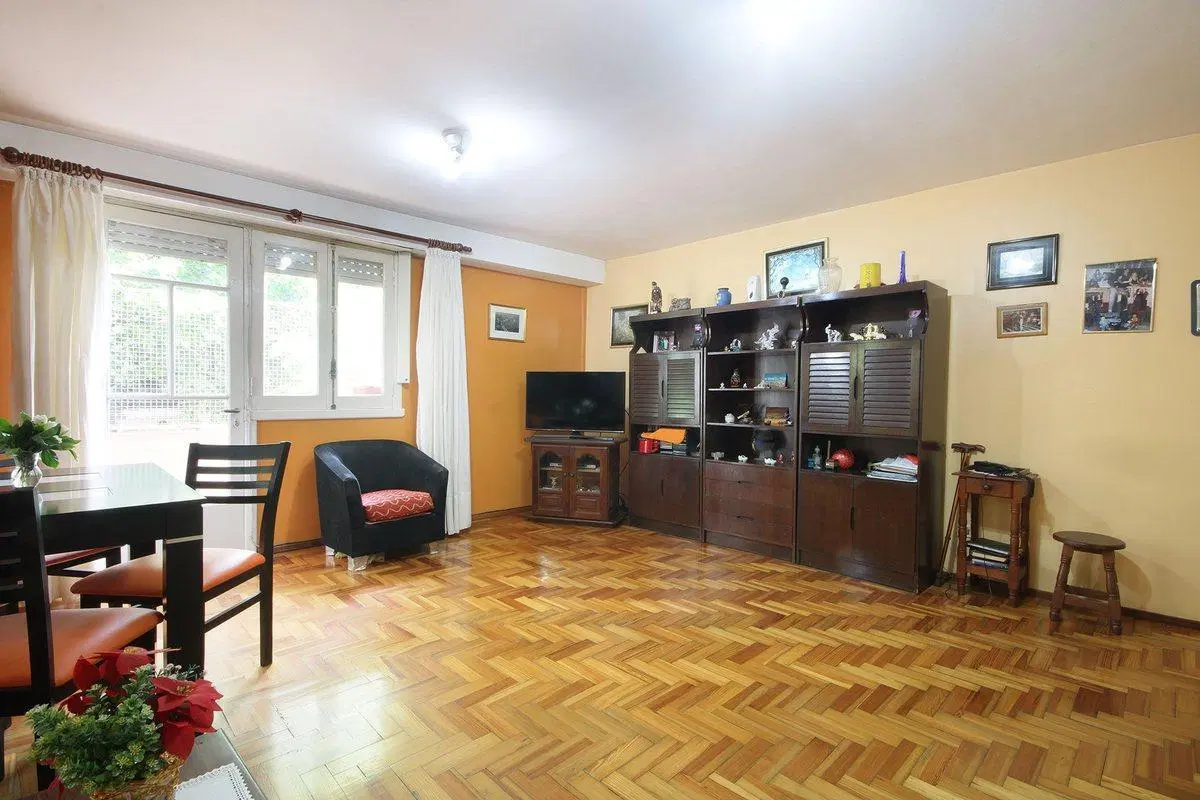 VENTA 4 AMBIENTES c/BALCÓN FRENTE 1°Piso TIPO CASA 4