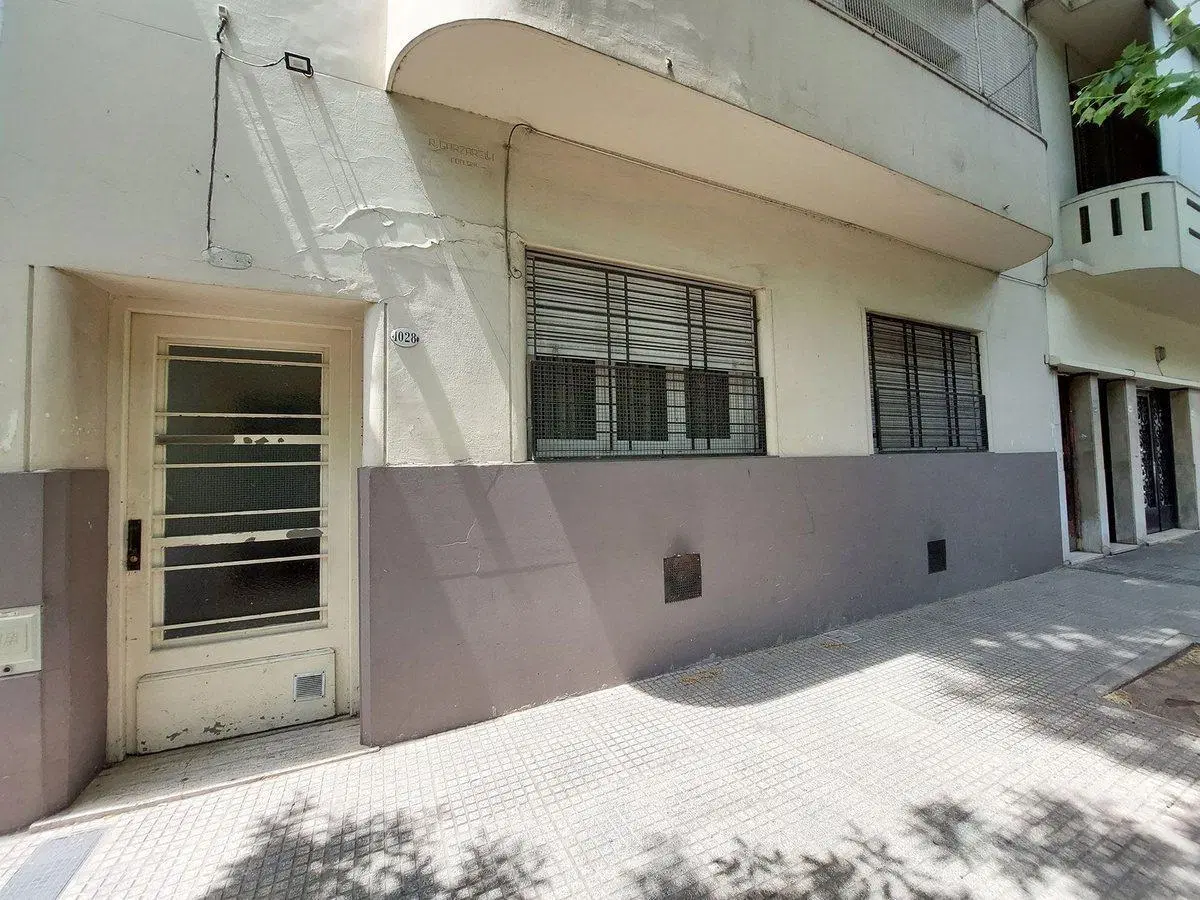 VENTA 4 AMBIENTES c/BALCÓN FRENTE 1°Piso TIPO CASA 5