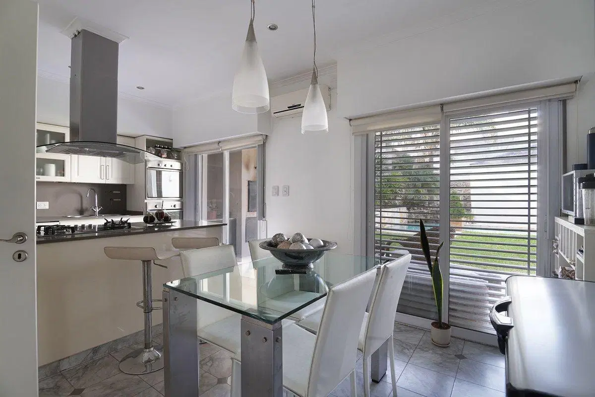VENTA CASA EN AVELLANEDA CON PILETA APTA CREDITO 4