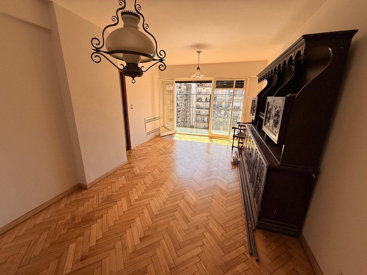 VENTA DEPARTAMENTO 3 AMBIENTES CON DEPENDENCIA