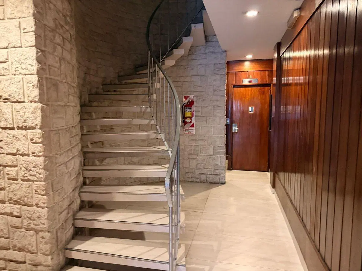 VENTA DEPARTAMENTO 3 AMBIENTES CON DEPENDENCIA 5