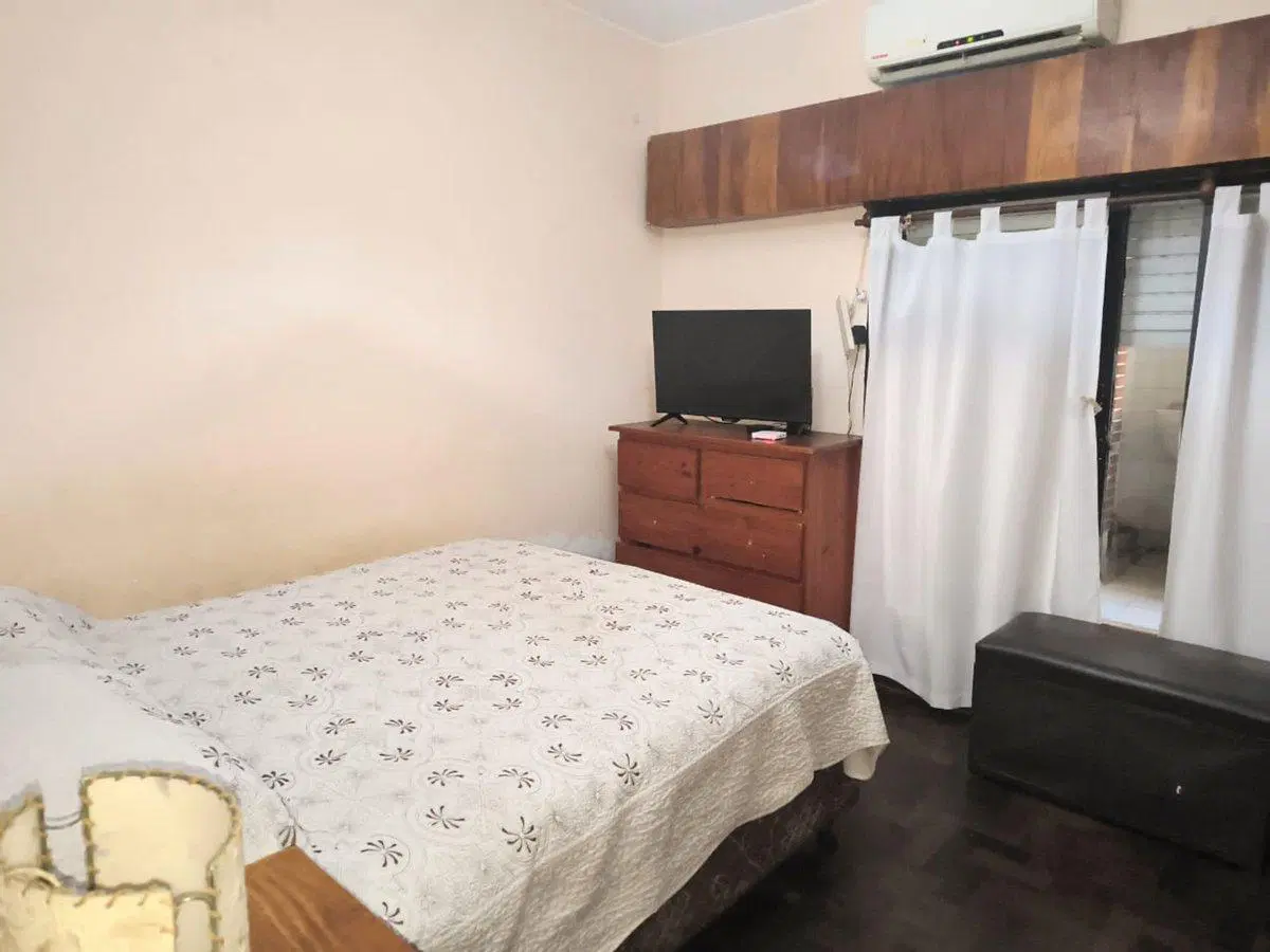 VENTA CASA MULTIFAMILIAR COCHERA. DUEÑO FINANCIA 4