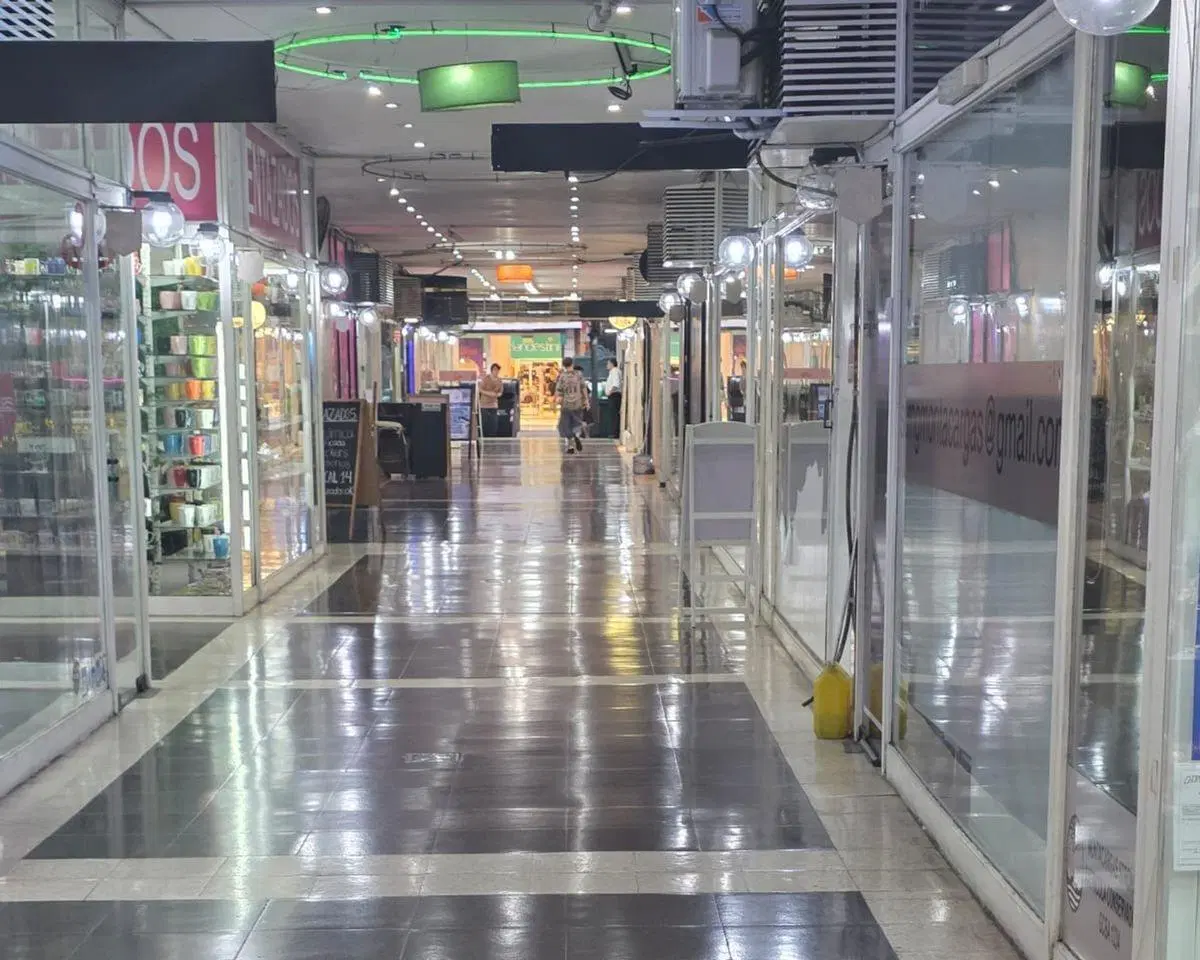 VENTA LOCAL COMERCIAL ALMAGRO GALERIA PATAGONIA 2
