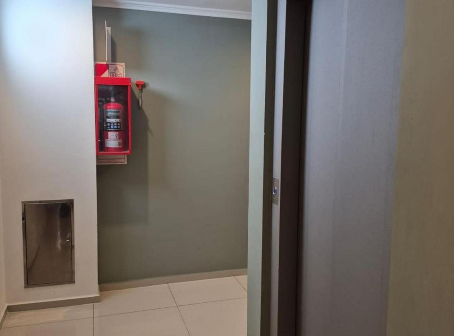 VENTA MONOAMBIENTE MONTE CASTRO CON BALCON