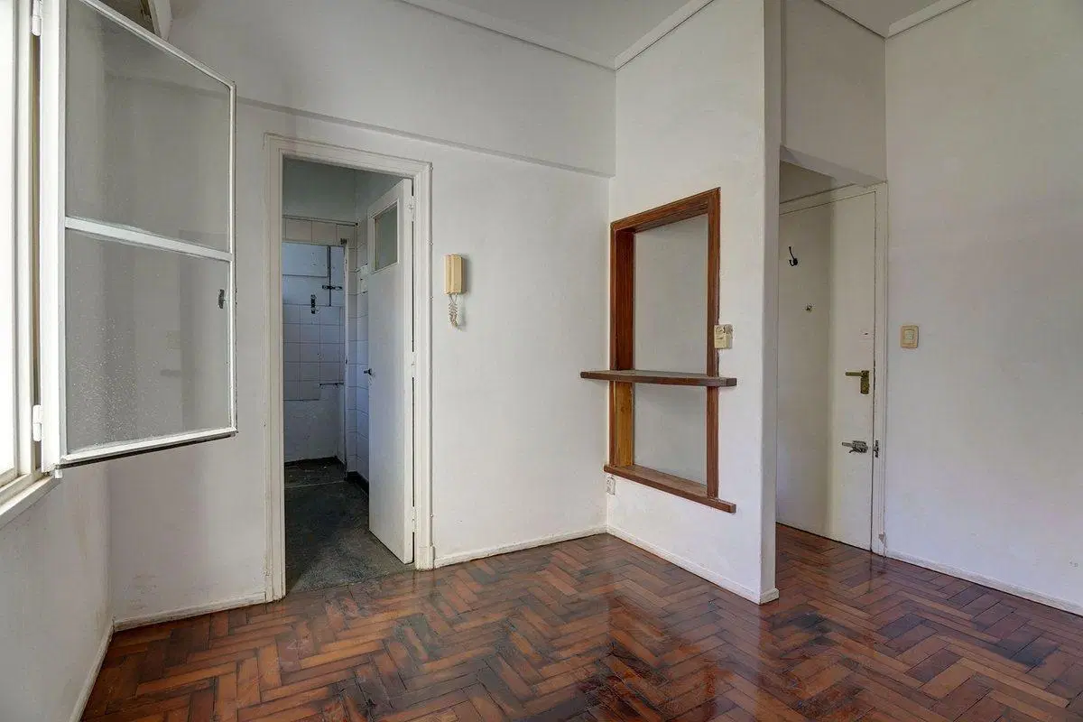 VENTA DEPARTAMENTO 2 AMBIENTES  FLORES LUMINOSO 2