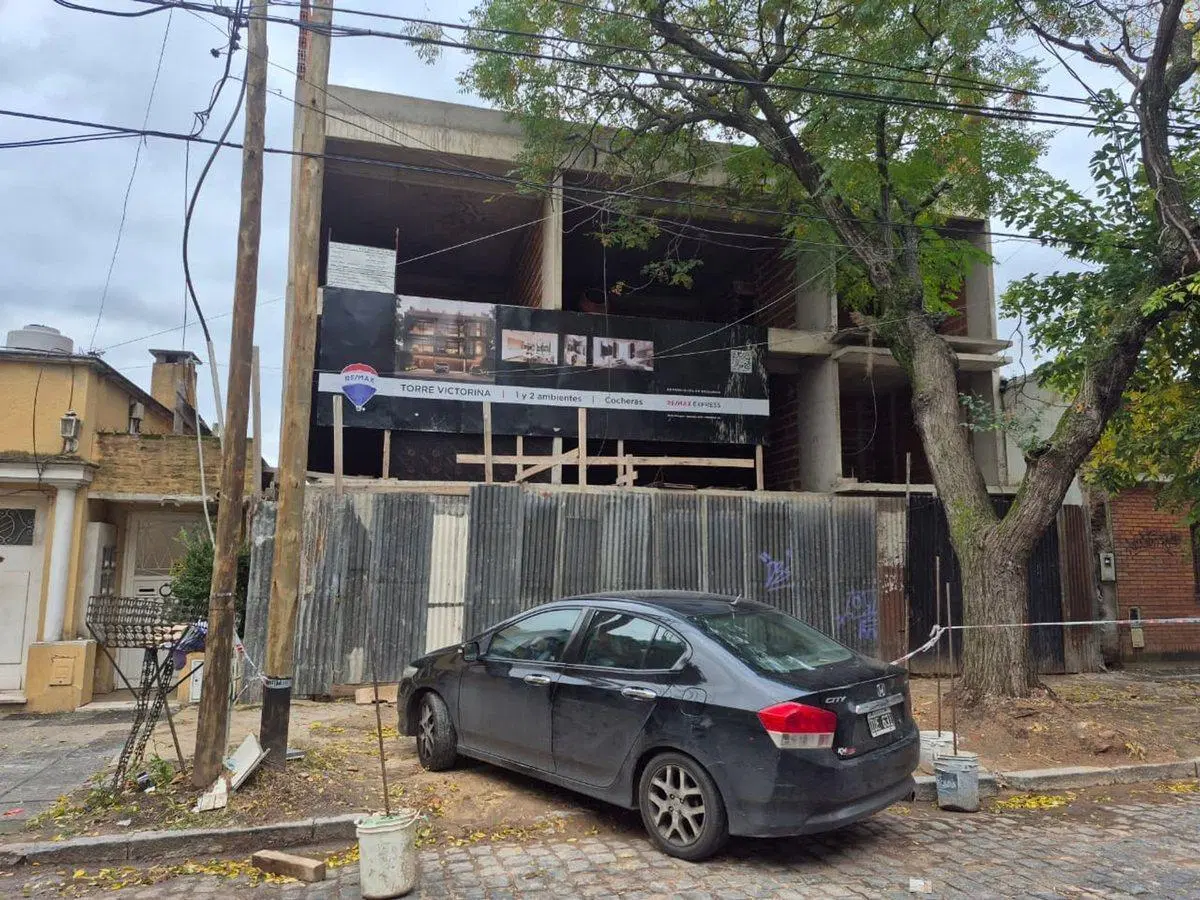 VENTA lomas de zamora 1 ambiente 32 metros BALCON 8