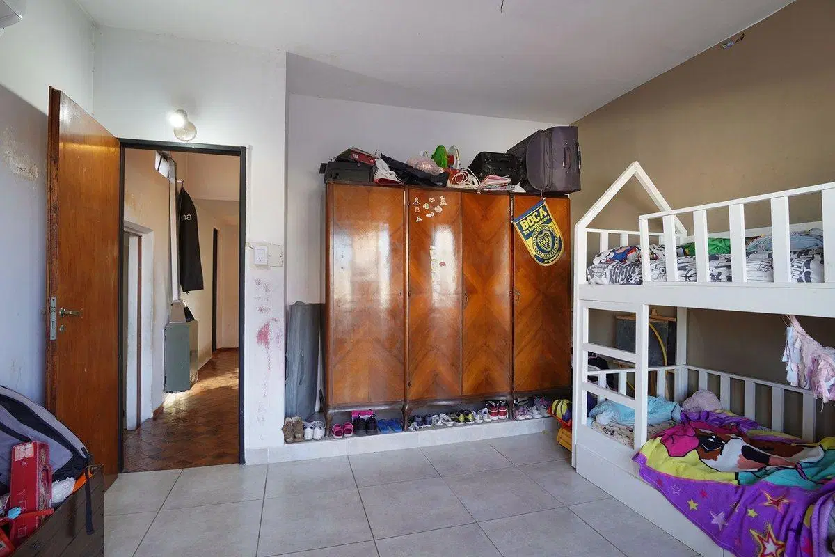 Venta amplio PH al frente con cochera y gran salón 5